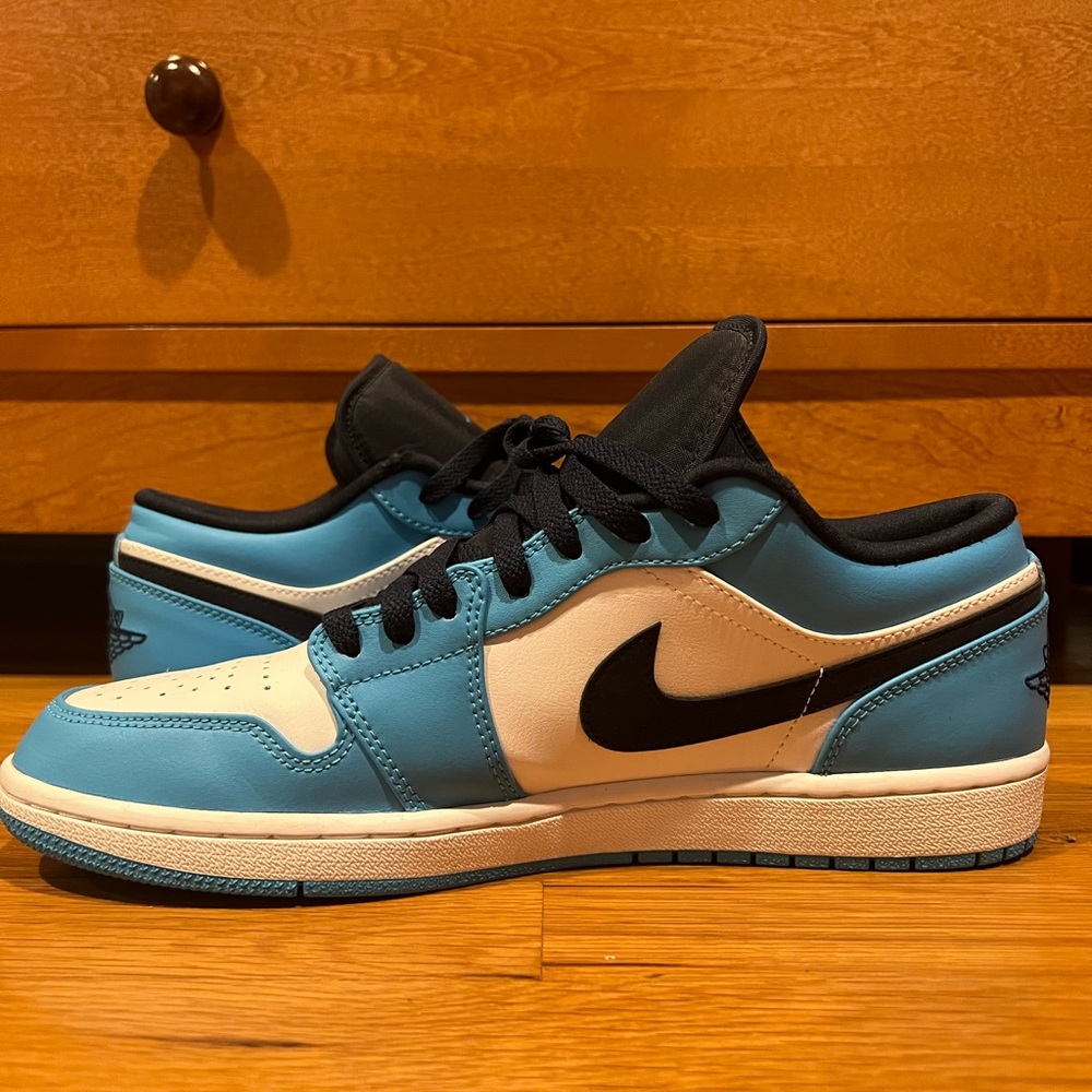 Nike air Jordan 1 low UNC size 11